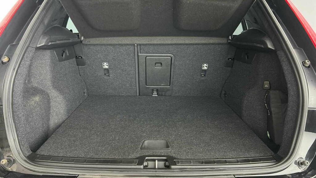 Volvo XC40 R-design, T3 YP21FPK Black #5