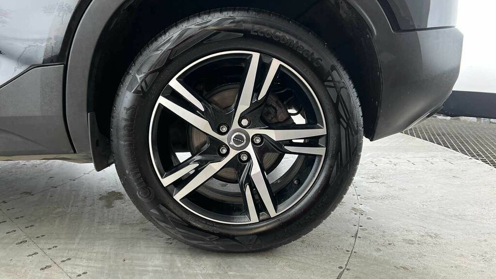Volvo XC40 R-design, T3 YP21FPK Black #4