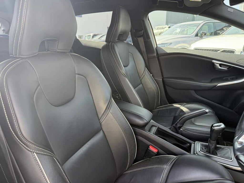 Volvo V40 T2 R-design Pro Power Seat, Front Park Ass YN19PBG White #5