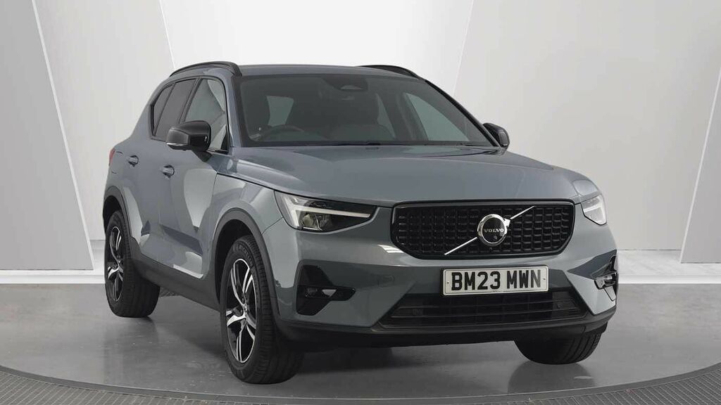 Volvo XC40 Plus, B3 Mild Hybrid, Dark 360 Camera, He Grey