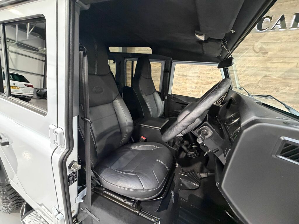 Land Rover Defender 2.2 Tdci Utility Wagon White #5