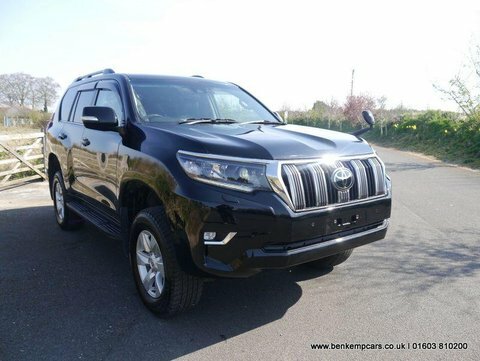 Toyota Land Cruiser 2.8 Invincible 5 Black