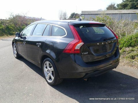 Volvo V60 1.6 T4 Se Black #4