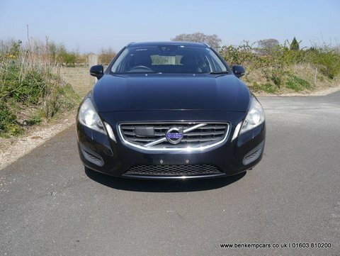 Volvo V60 1.6 T4 Se Black #3