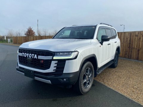 Toyota Land Cruiser 3.3 White #2