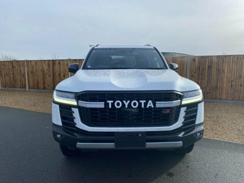 Toyota Land Cruiser 3.3 White #3