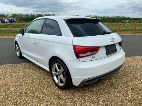 Audi A1 1.0 Tfsi S AU15EXC White #5
