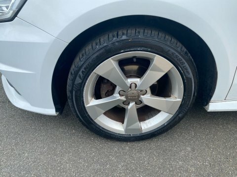 Audi A1 1.0 Tfsi S AU15EXC White #4
