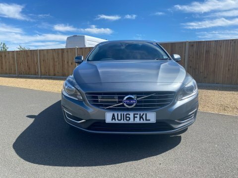 Volvo V60 2.0 T4 Se AU16FKL Grey #3