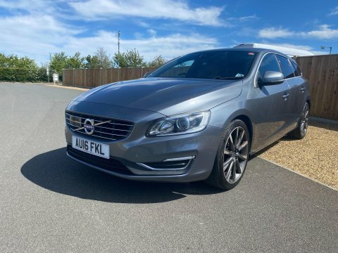 Volvo V60 2.0 T4 Se AU16FKL Grey #2
