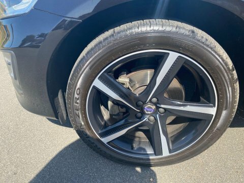 Volvo XC60 2.0 D4 R-design Black #4