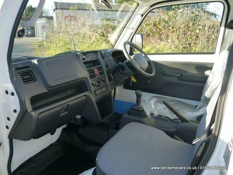 Suzuki Carry 0.6L Kc A White #3