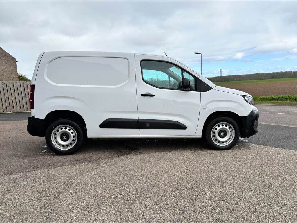 Vauxhall Combo Panel Van 1.5 Turbo D 2300 Prime-plus 202525 DN25XFV White #4