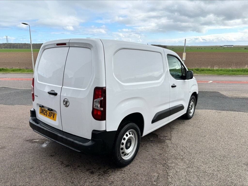 Vauxhall Combo Panel Van 1.5 Turbo D 2300 Prime-plus 202525 DN25XFV White #3