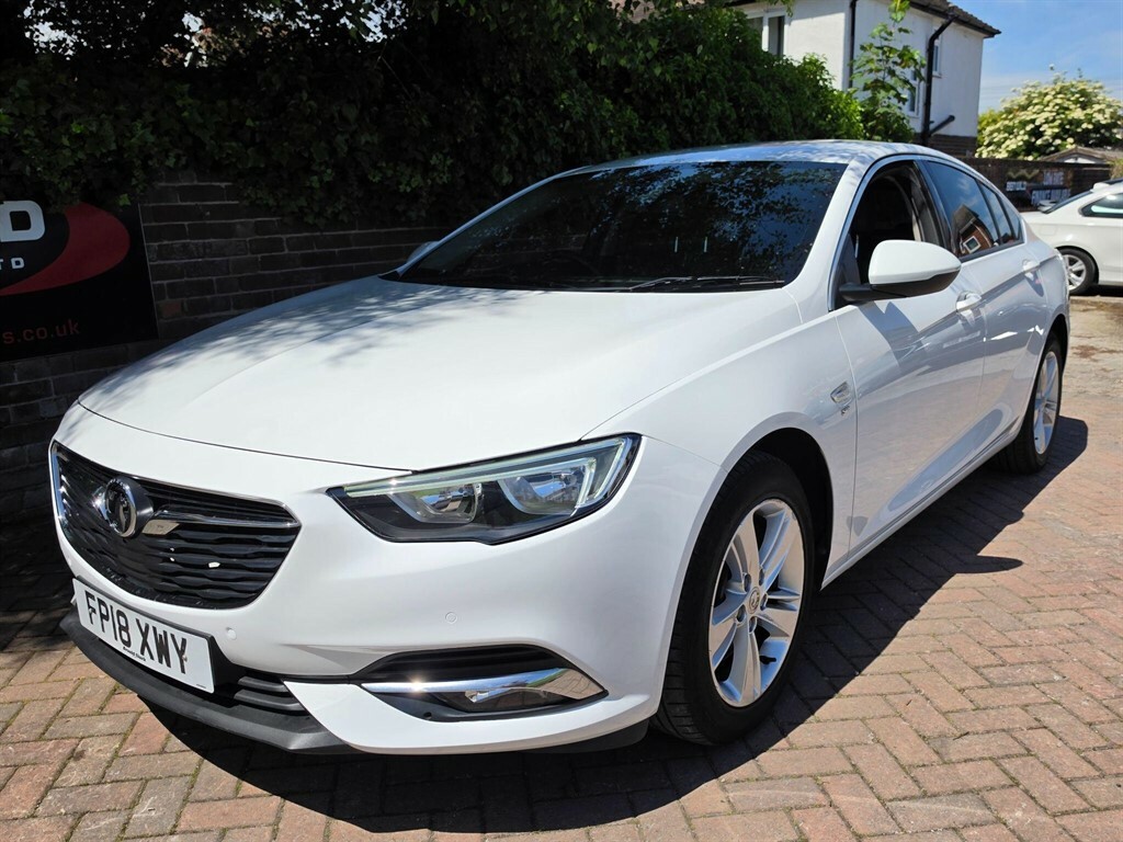 Vauxhall Insignia 1.6 Turbo D Blueinjection Sri Nav Grand Sport Euro White #3