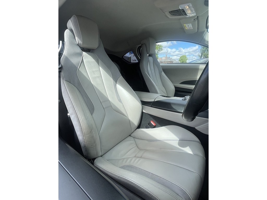 BMW i8 2dr Auto White #27