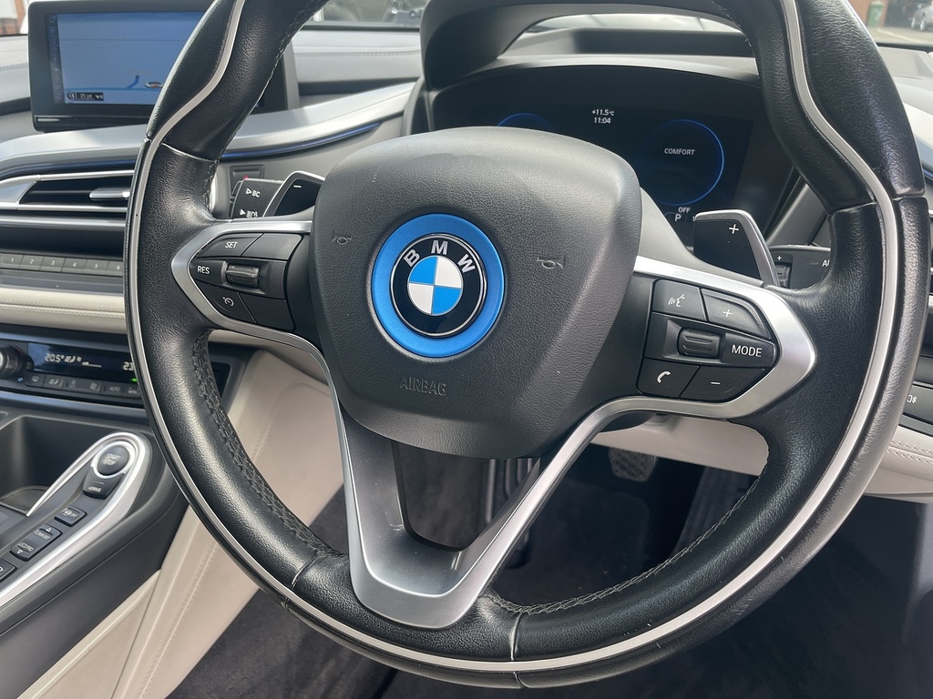 BMW i8 2dr Auto White #15