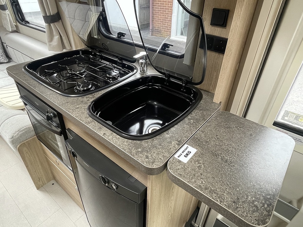 Peugeot Elddis Autoquest Evolutio Black #15