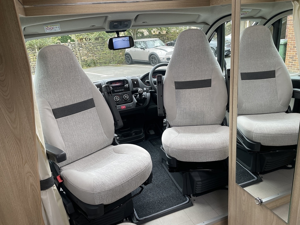 Peugeot Elddis Autoquest Evolutio Black #13