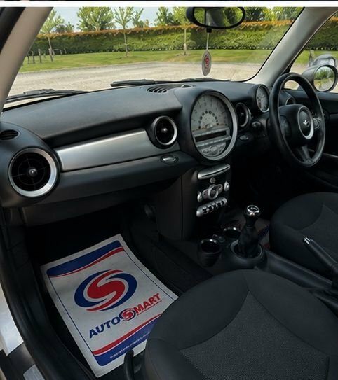 Mini Hatch 1.4 First Hatchback Euro 4 75 P White #5