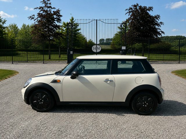 Mini Hatch 1.4 First Hatchback Euro 4 75 P White #6