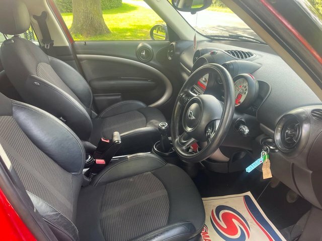 Mini Countryman 1.6 Cooper Suv Euro 6 Ss 122 PN14YKG Red #2