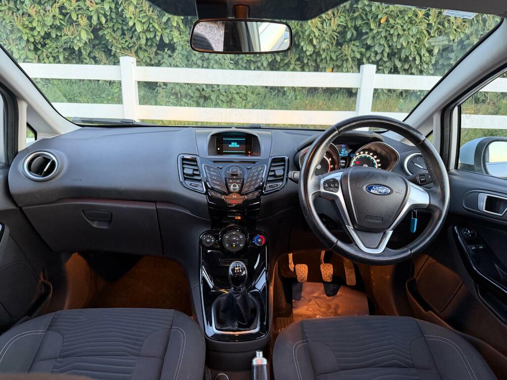 Ford Fiesta 1.25 Zetec Euro 5 MW13OGF Silver #2