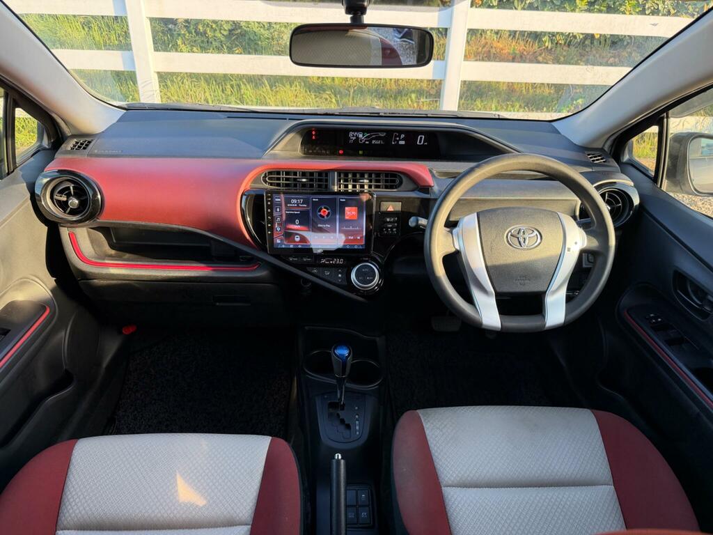 Toyota Aqua 1.5 Hybrid Grey #2