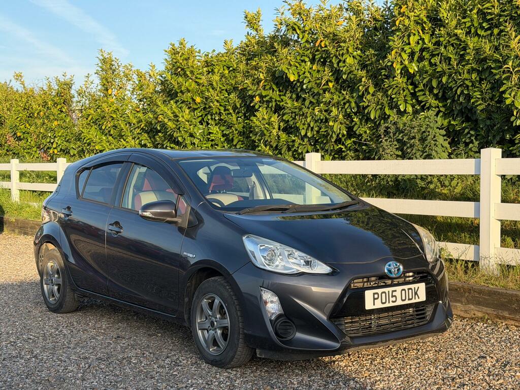 Toyota Aqua Hatchback White #7