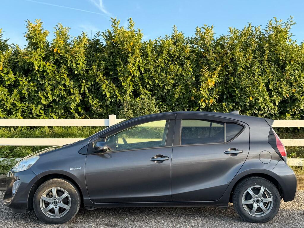 Toyota Aqua Hatchback White #10