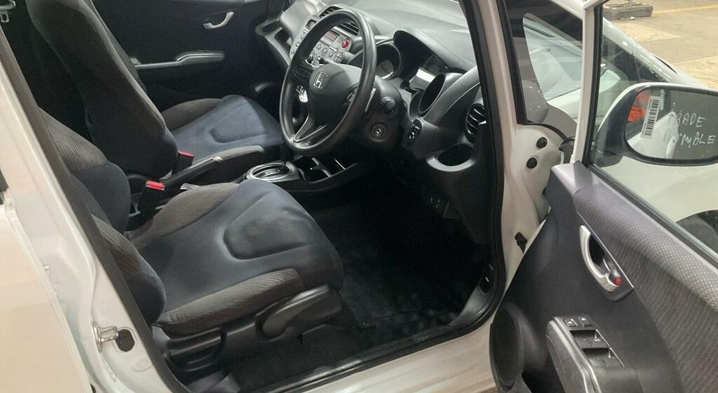 Honda Jazz 1.4 I-vtec Es Cvt Euro 5 SA13HKO White #5