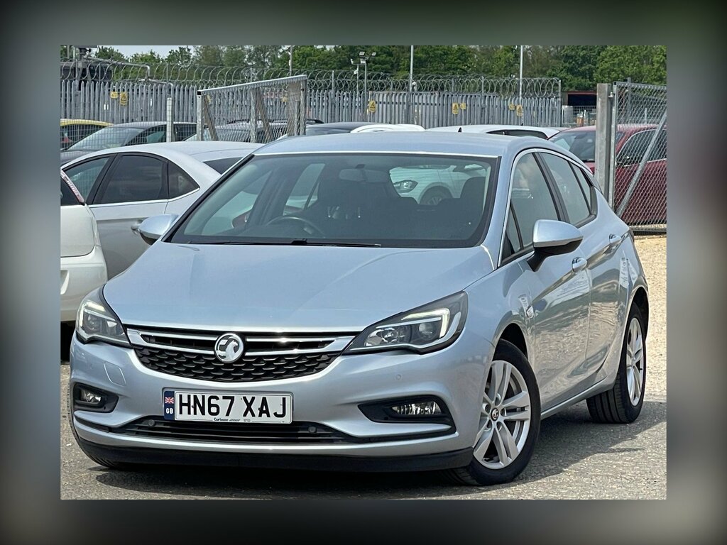 Vauxhall Astra 1.6 Cdti Ecotec Blueinjection Tech Line Nav Hatchb HN67XAJ Silver #2