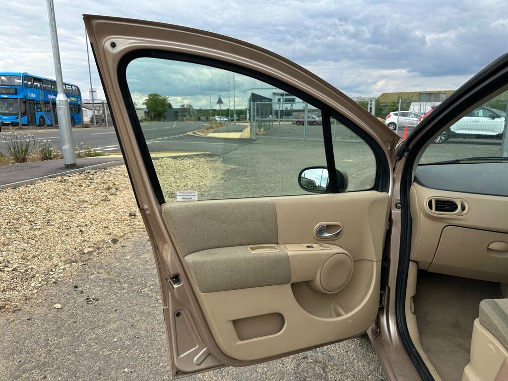 Renault Modus 1.4 16V Dynamique Green #12