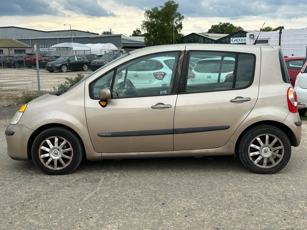 Renault Modus 1.4 16V Dynamique Green #10