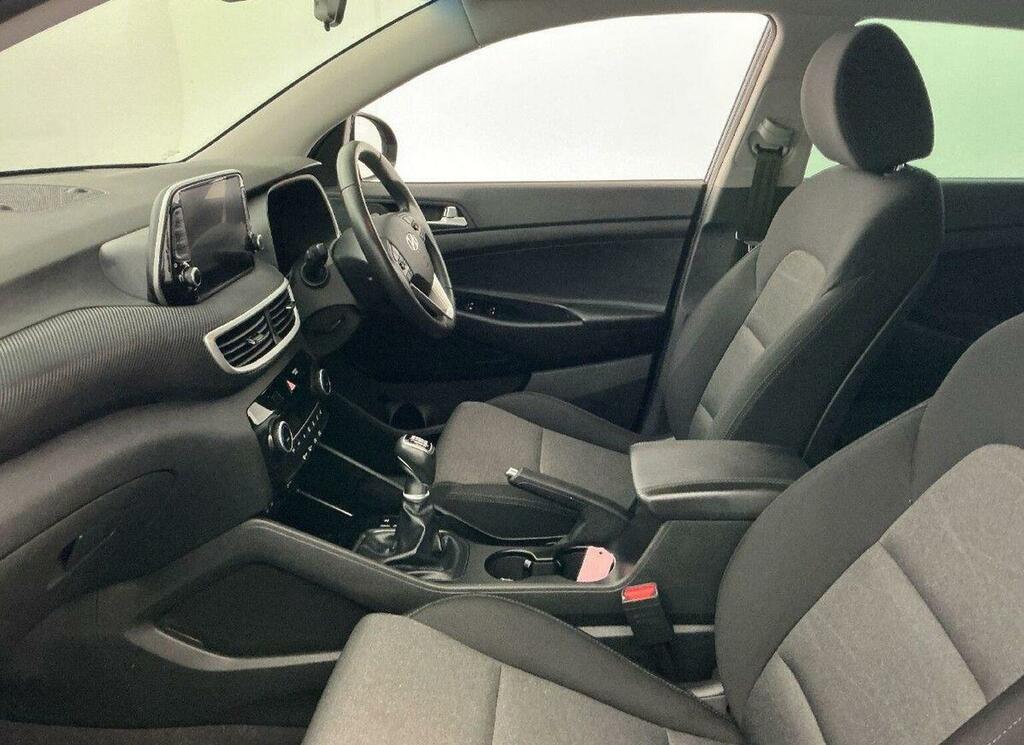 Hyundai Tucson Suv 1.6 Gdi Se Nav Euro 6 Ss 201969 FV69NRL Black #6