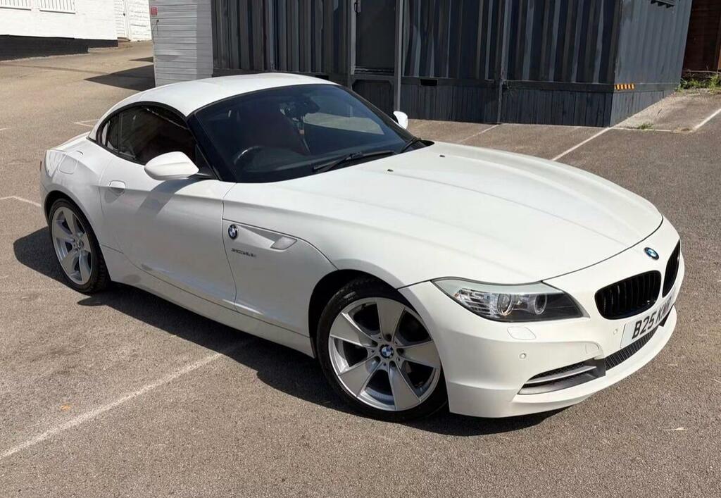 BMW Z4 2.5 23I Highline Edition Convertible Ma White