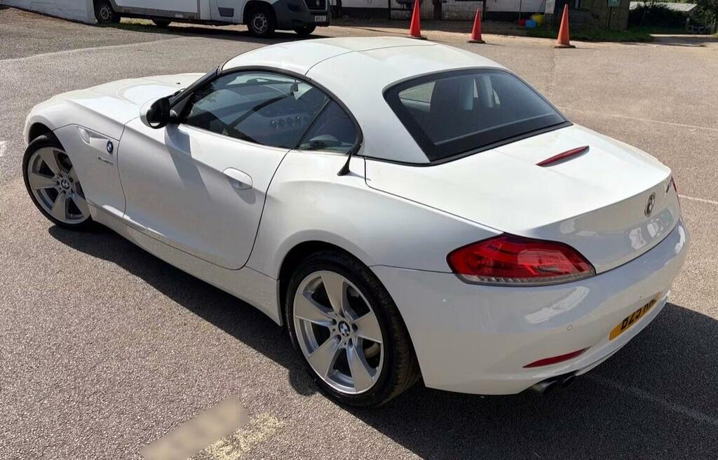 BMW Z4 2.5 23I Highline Edition Convertible Ma White #3