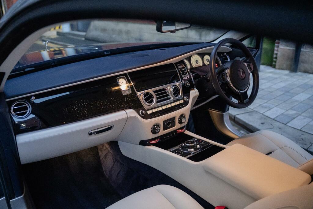 Rolls-Royce Wraith Wraith V12 Black #24
