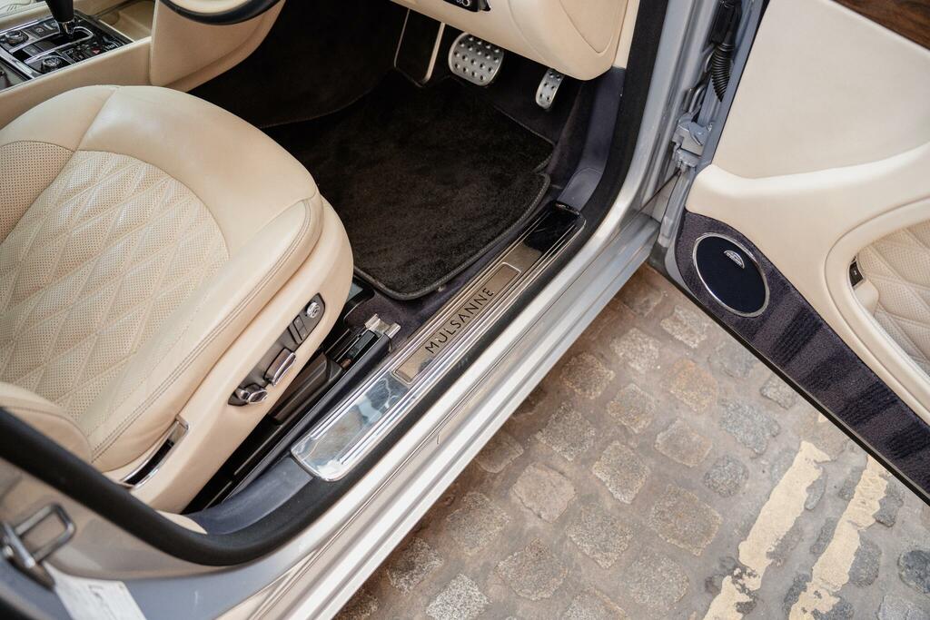 Bentley Mulsanne Speed V8 Silver #37