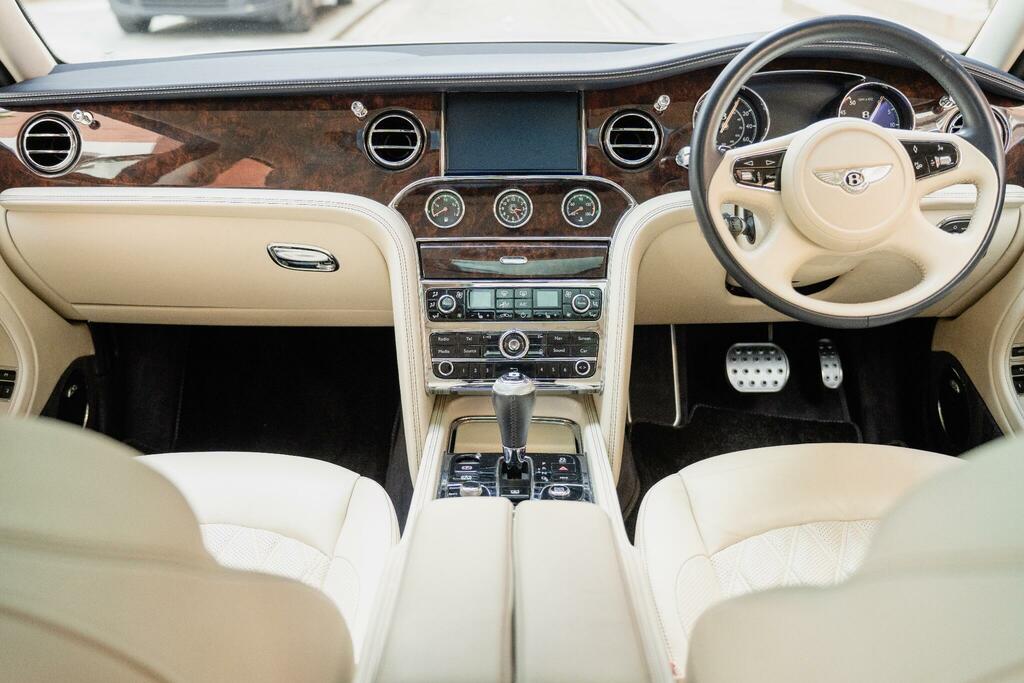 Bentley Mulsanne Speed V8 Silver #59