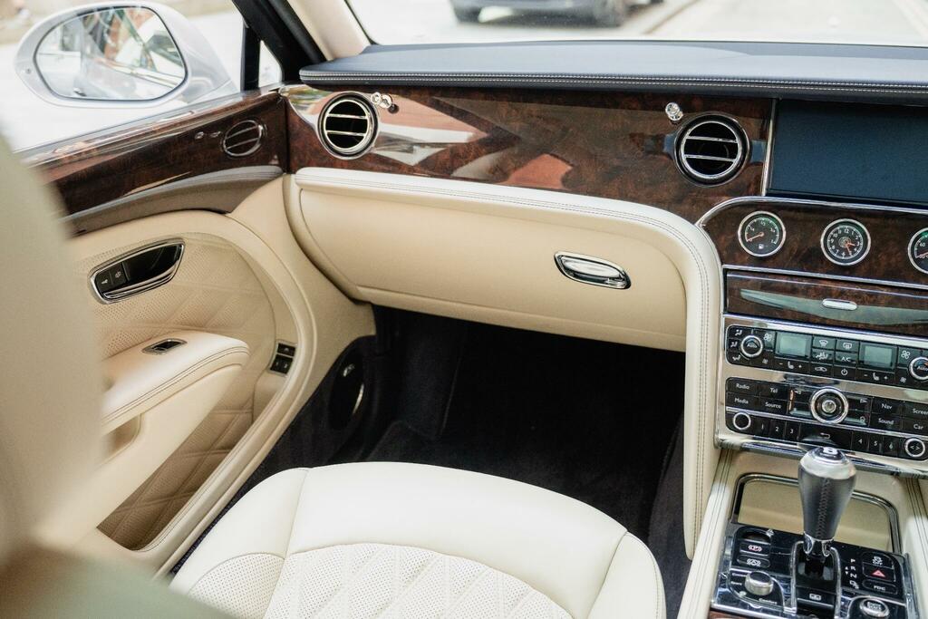 Bentley Mulsanne Speed V8 Silver #61