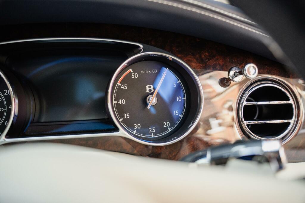 Bentley Mulsanne Speed V8 Silver #46