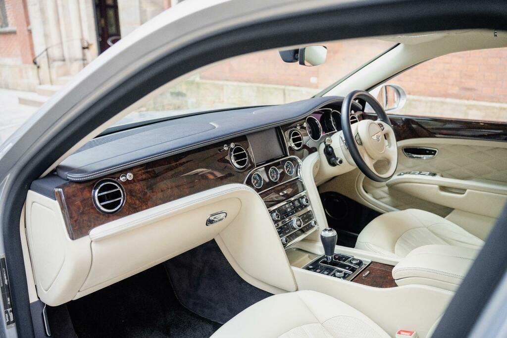 Bentley Mulsanne Speed V8 Silver #56