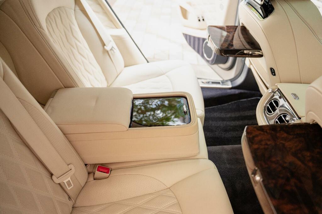 Bentley Mulsanne Speed V8 Silver #34