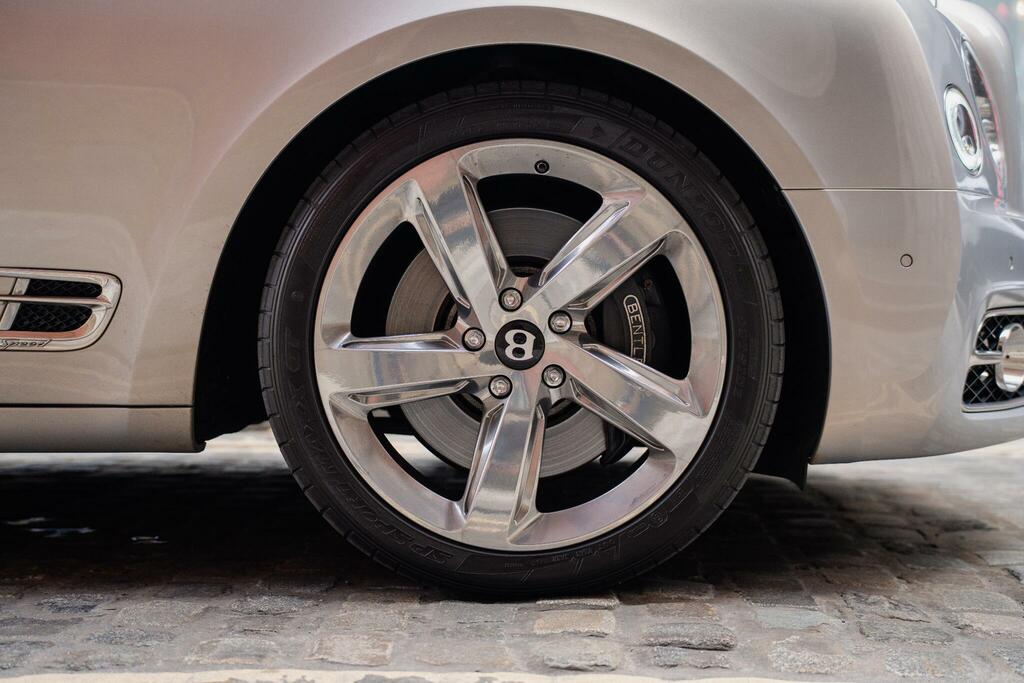 Bentley Mulsanne Speed V8 Silver #16