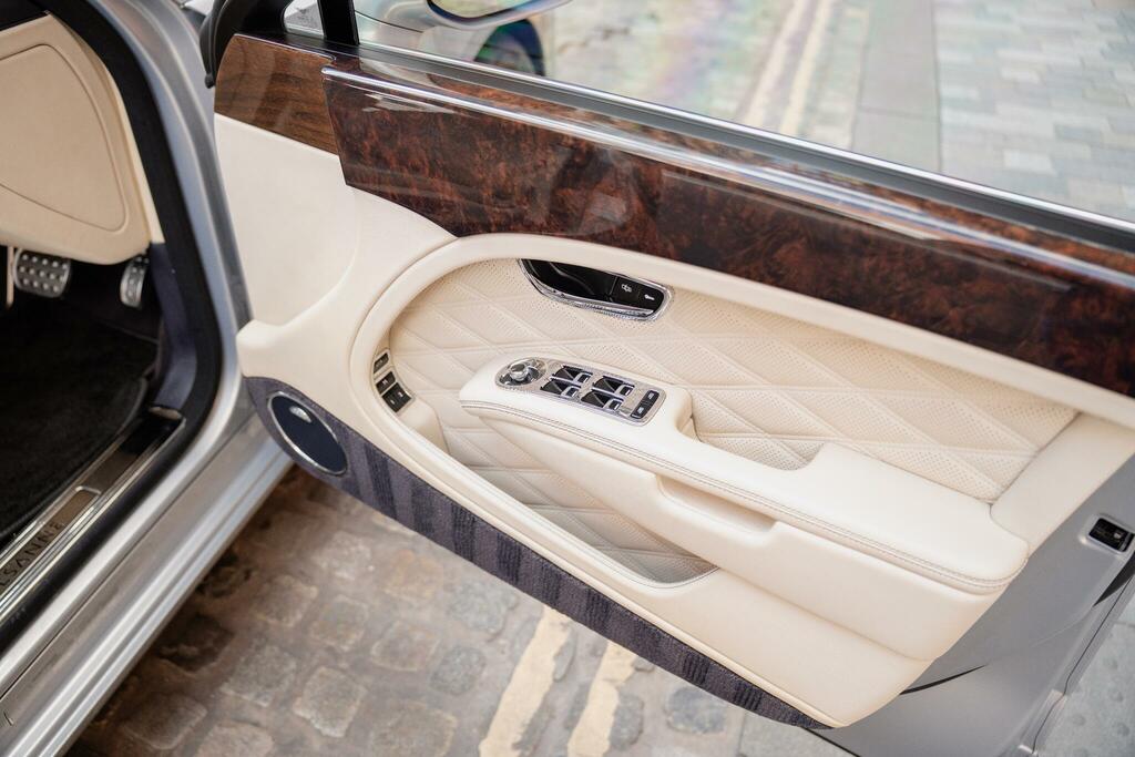 Bentley Mulsanne Speed V8 Silver #39