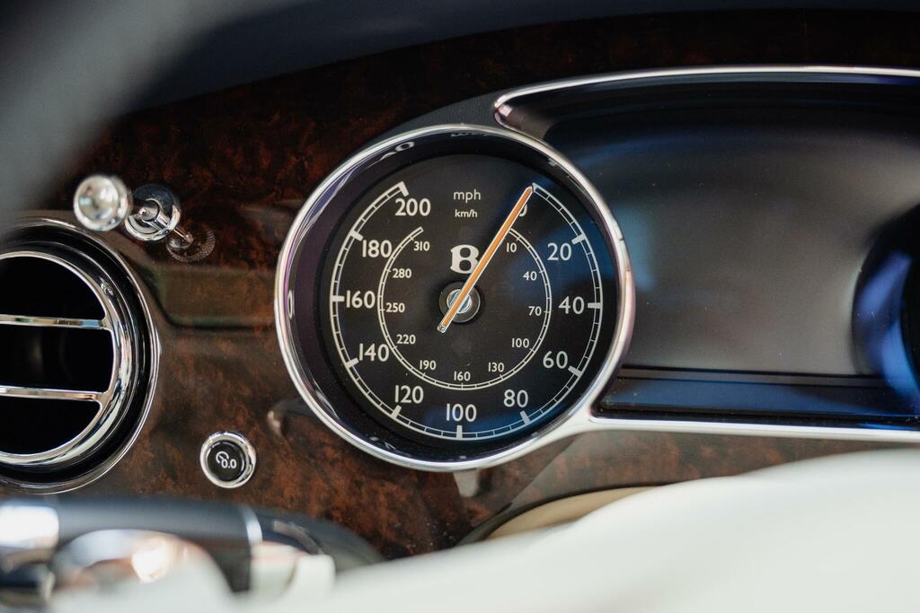 Bentley Mulsanne Speed V8 Silver #45