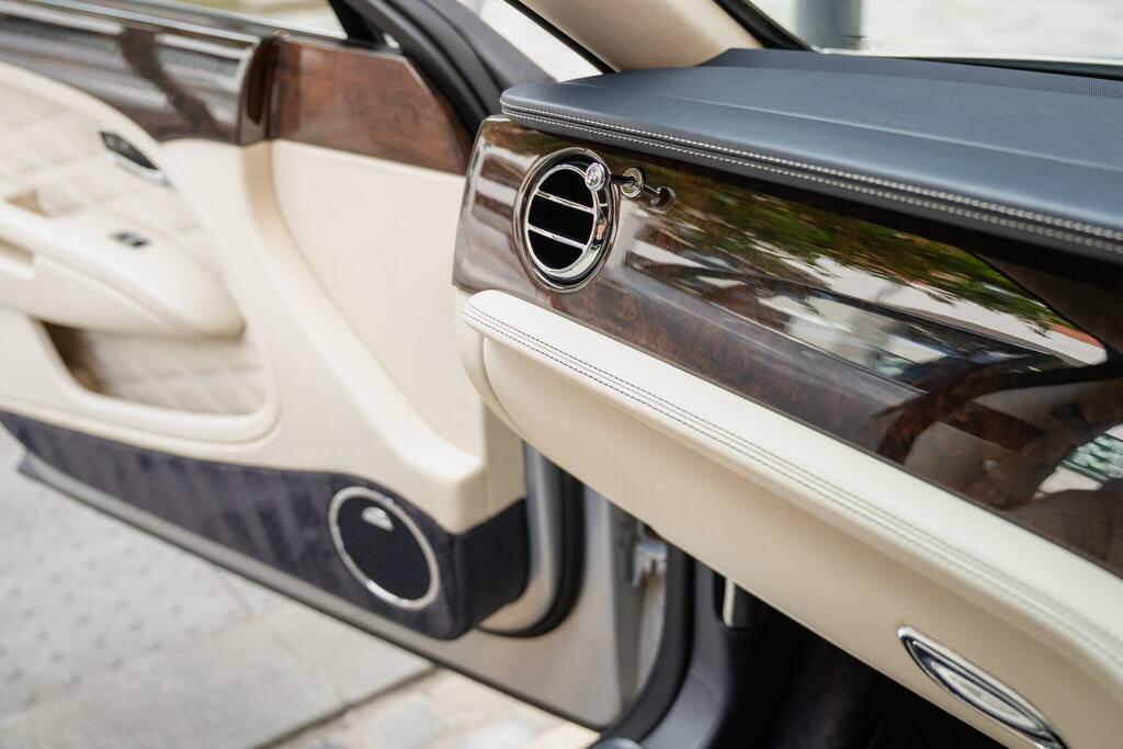 Bentley Mulsanne Speed V8 Silver #49