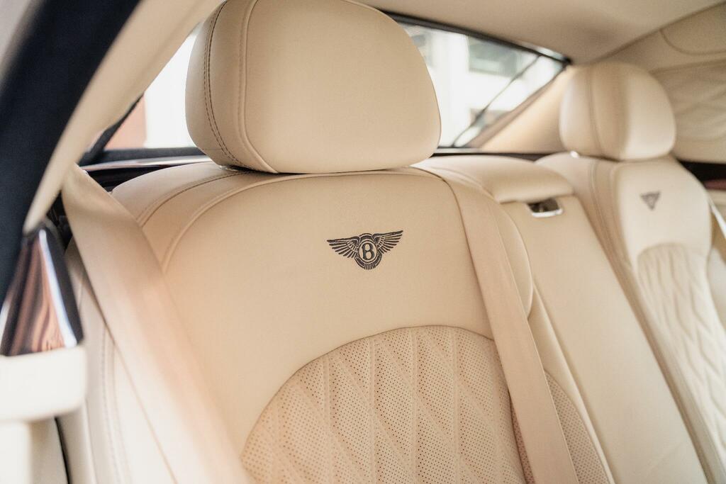 Bentley Mulsanne Speed V8 Silver #32