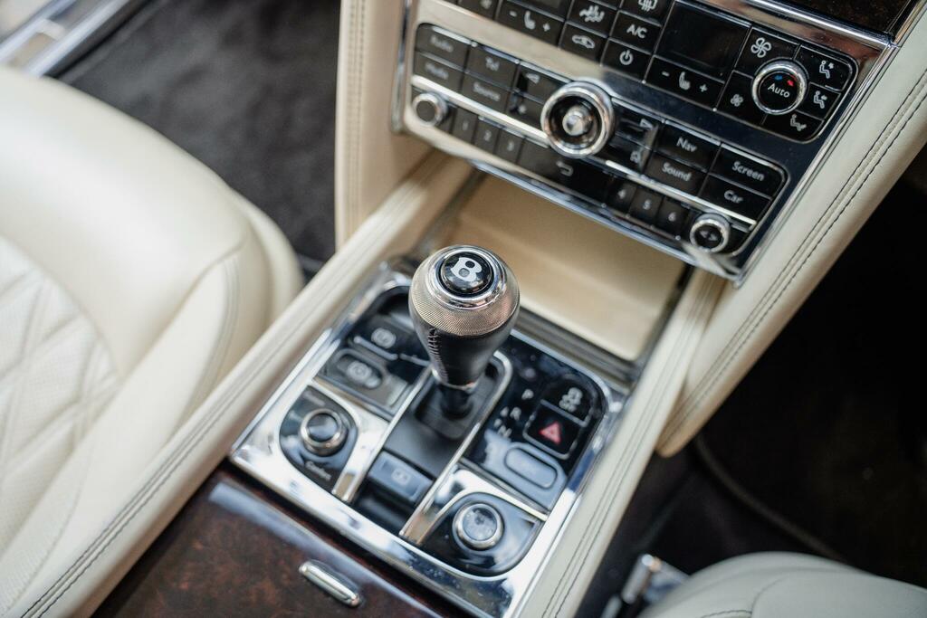 Bentley Mulsanne Speed V8 Silver #48